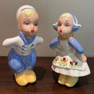 Vintage Ceramic Dutch Kissing Figures